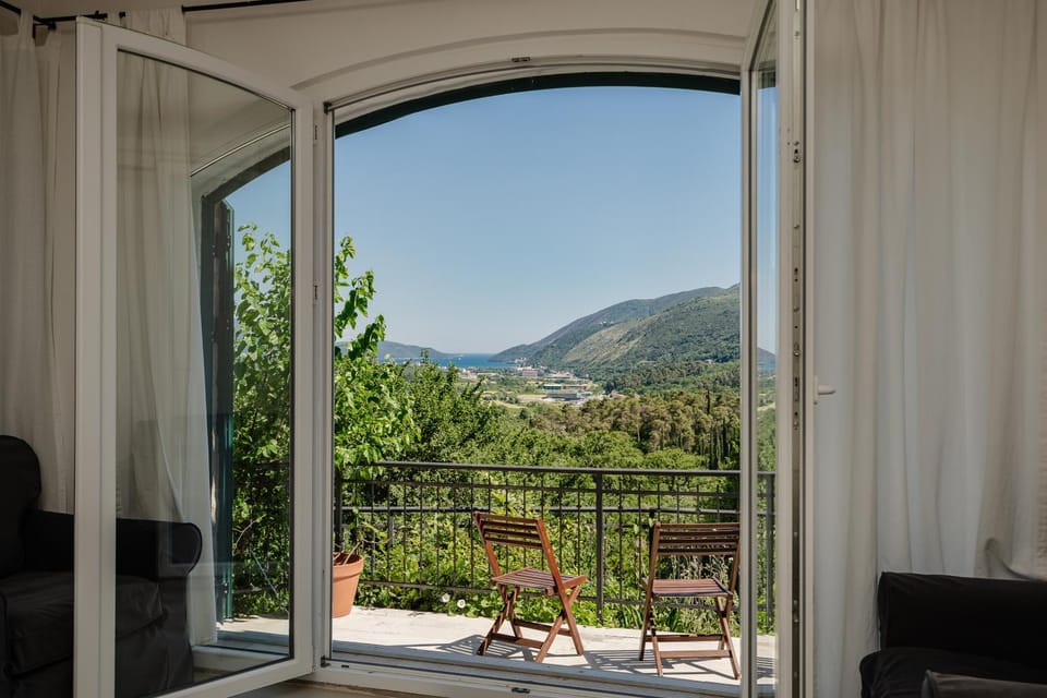 Property building, Spring, Day, Natural landscape, View (from property/room), Balcony/Terrace, Mountain view