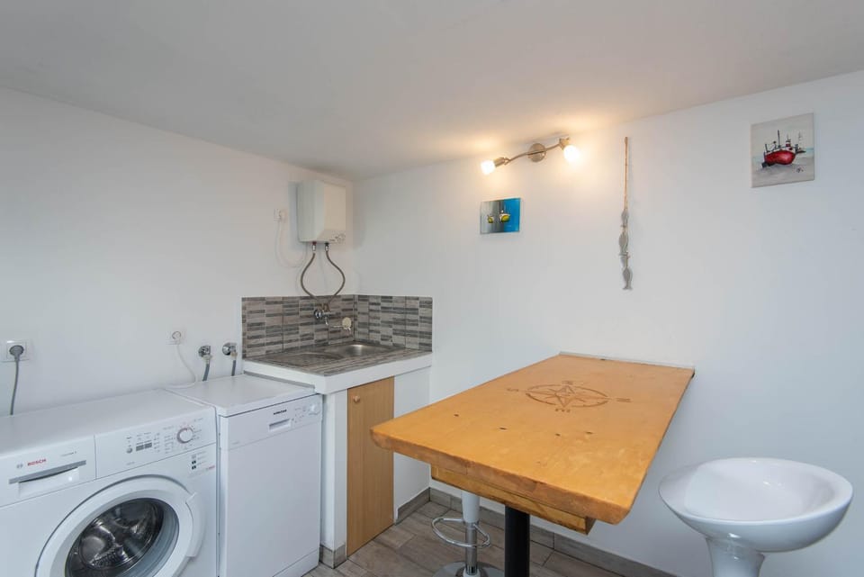 Holiday Home Lovište House in Dubrovnik-Neretva County