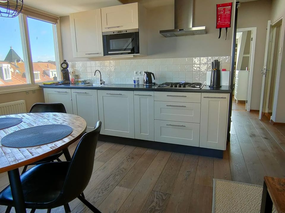 Kitchen or kitchenette, kitchen