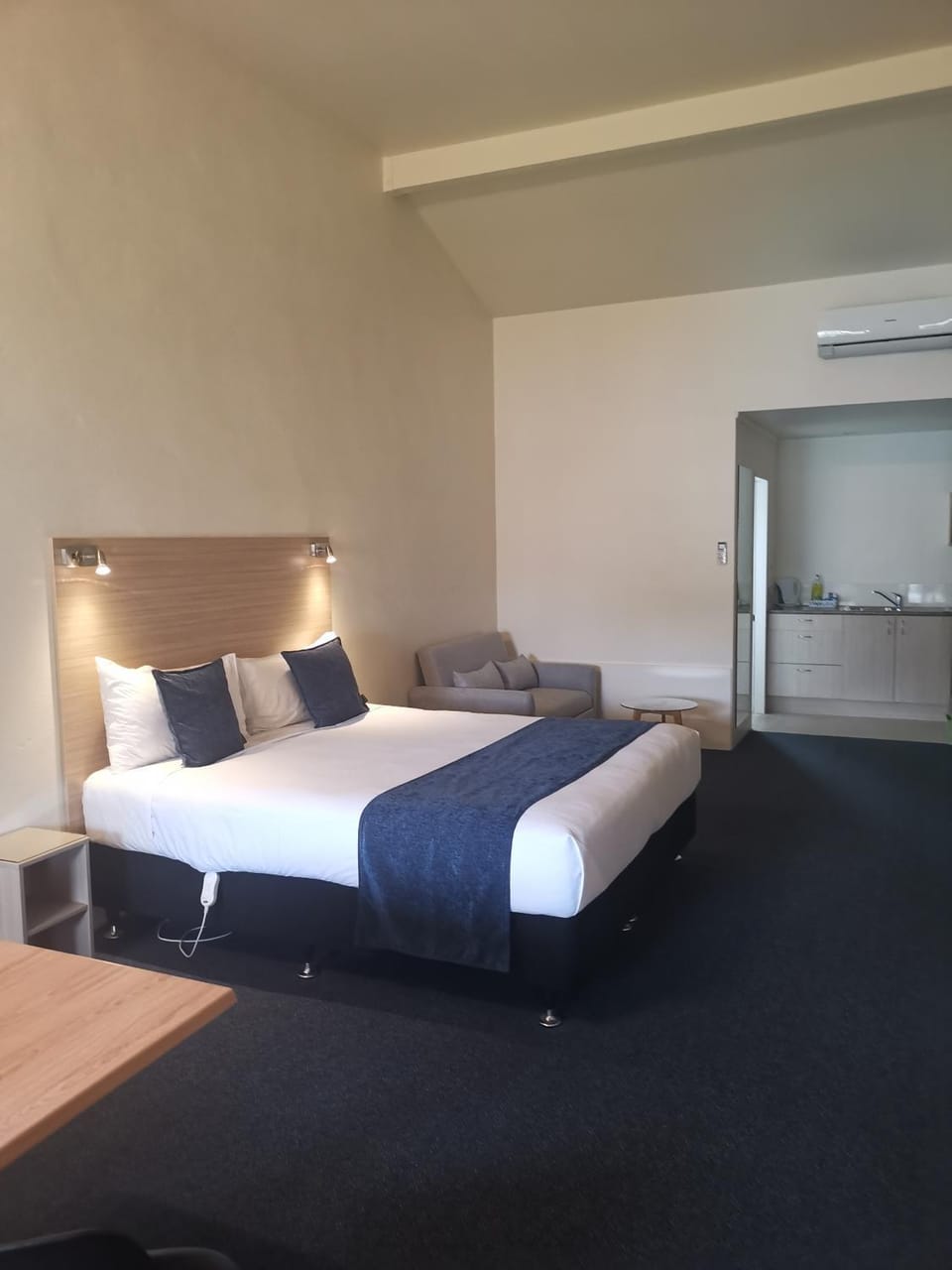 Captains Quarters Motor Inn Motel in Cambridge