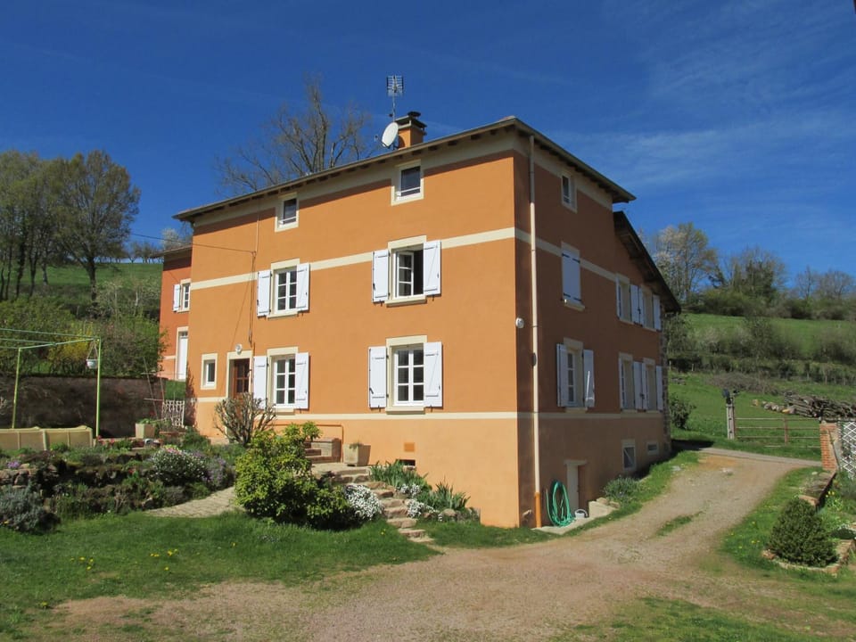 La vache sur le toit Bed and Breakfast in Auvergne-Rhône-Alpes