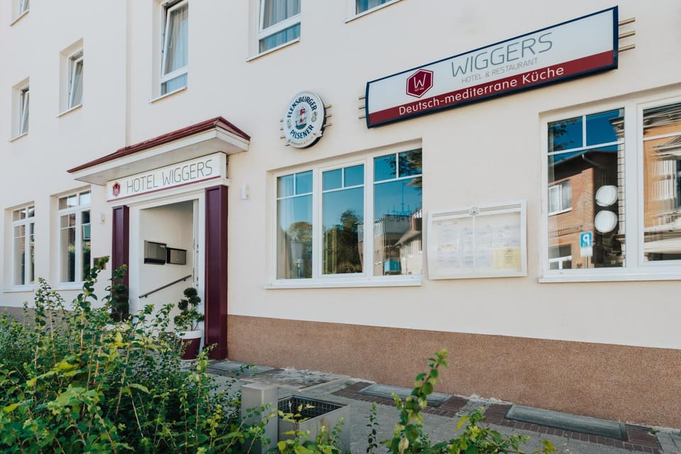 Property building, Facade/entrance