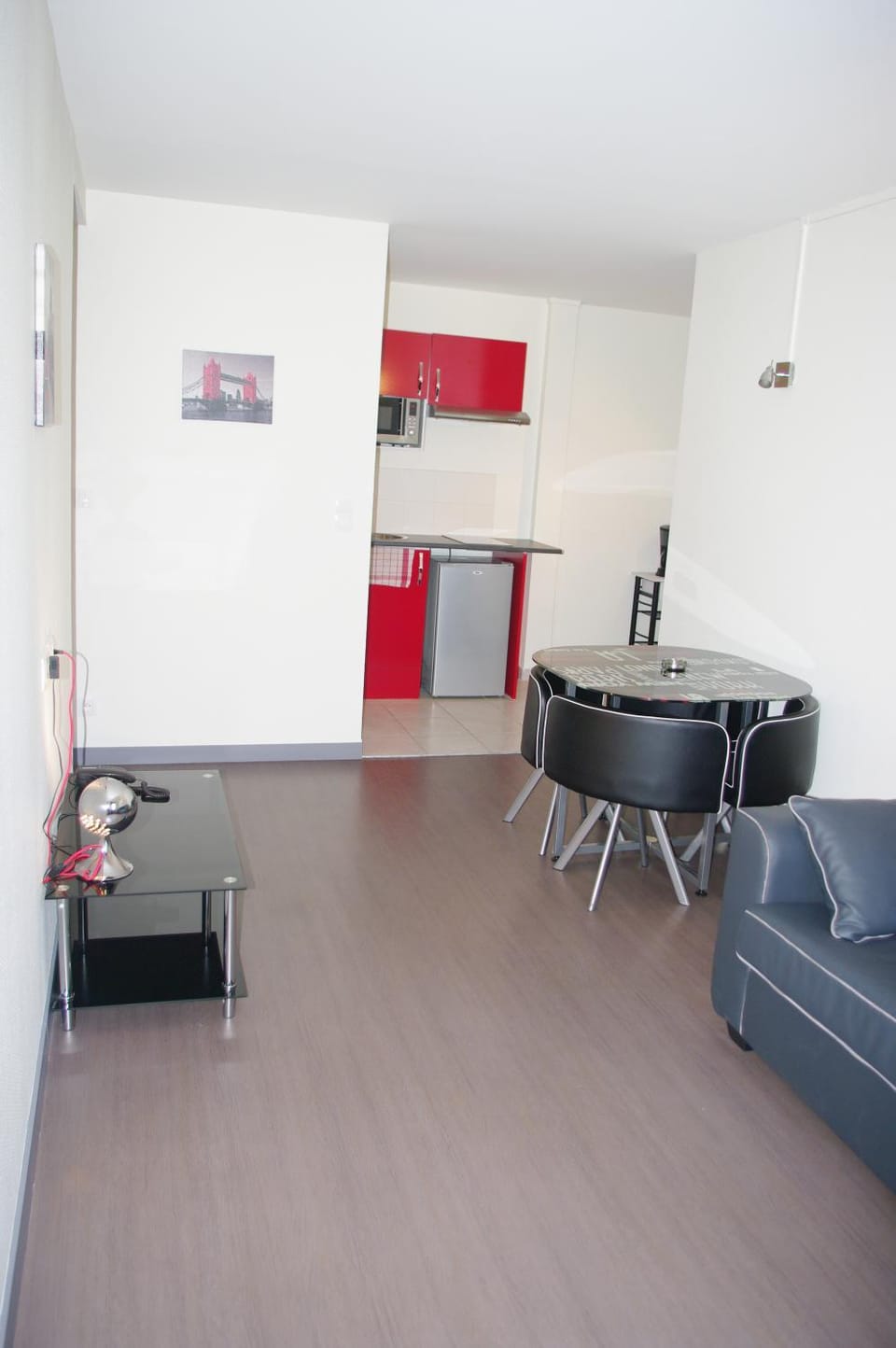 Kitchen or kitchenette, Living room, Dining area