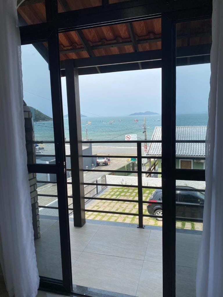 Residencial Mariano 2 - Vista para praia e Mar Apartment in Florianopolis