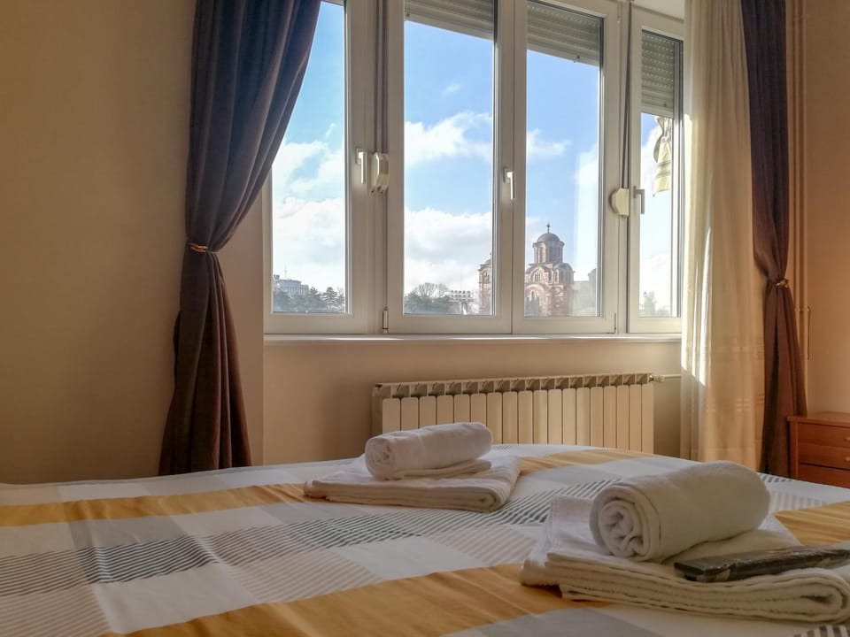 View (from property/room), City view, Pool view, Street view