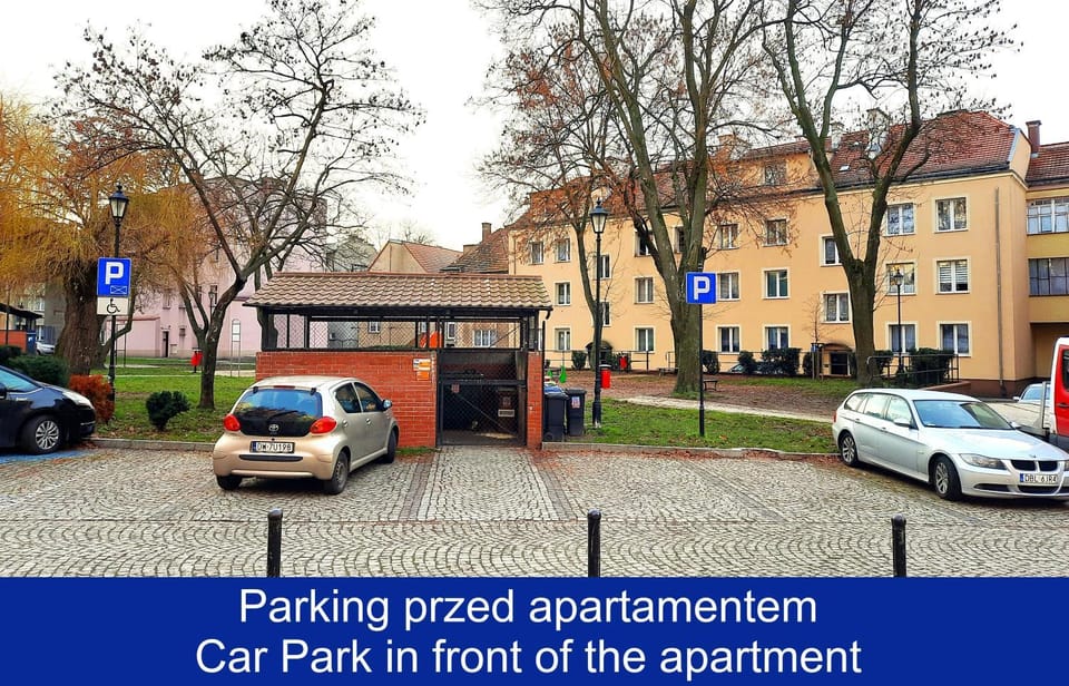 Apartament Przy Starówce - Bella - 2 Osobne Sypialnie, 2 Separate Bedrooms in Old Town - Main Square, Amazing View, Top Location! Apartment in Lower Silesian Voivodeship