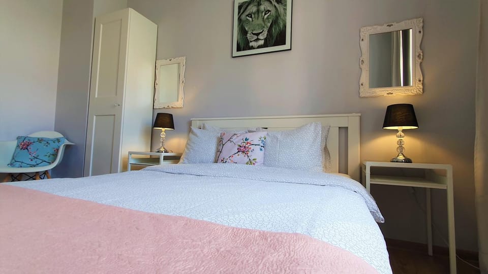 Apartament Przy Starówce - Bella - 2 Osobne Sypialnie, 2 Separate Bedrooms in Old Town - Main Square, Amazing View, Top Location! Apartment in Lower Silesian Voivodeship