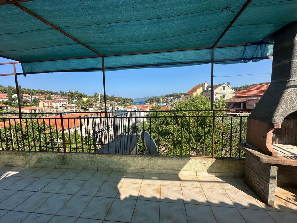 Apartments Renato Apartment in Vrboska