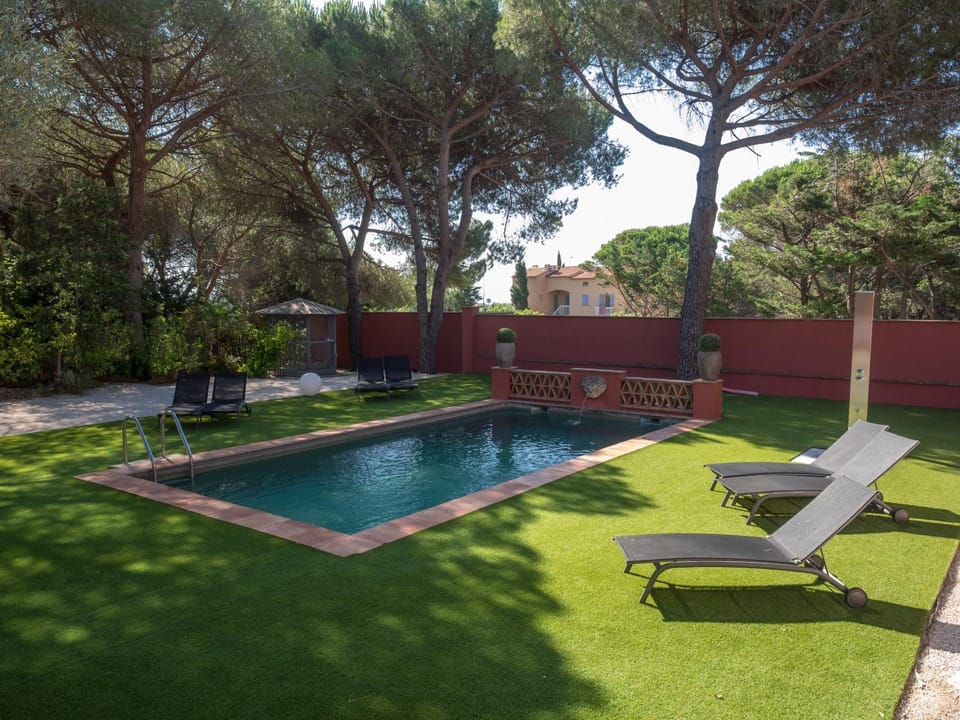 Day, Swimming pool, Swimming pool