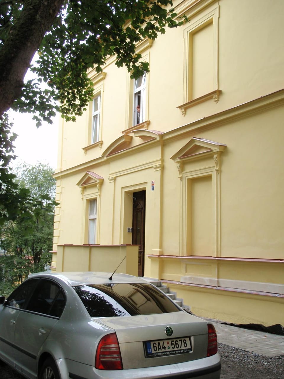 Facade/entrance
