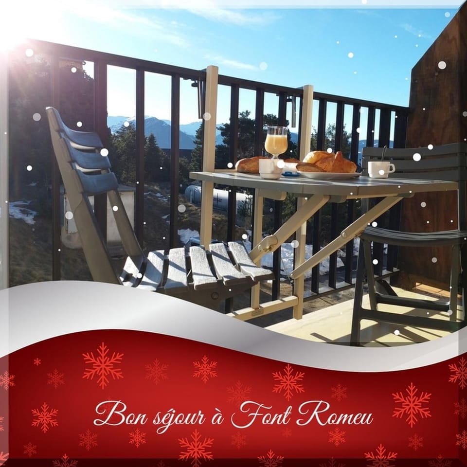 Balcony/Terrace, Mountain view, Inner courtyard view
