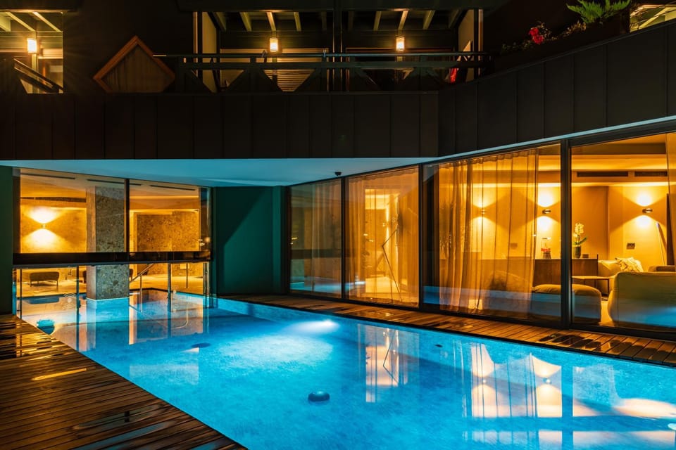 Swimming pool, Swimming pool