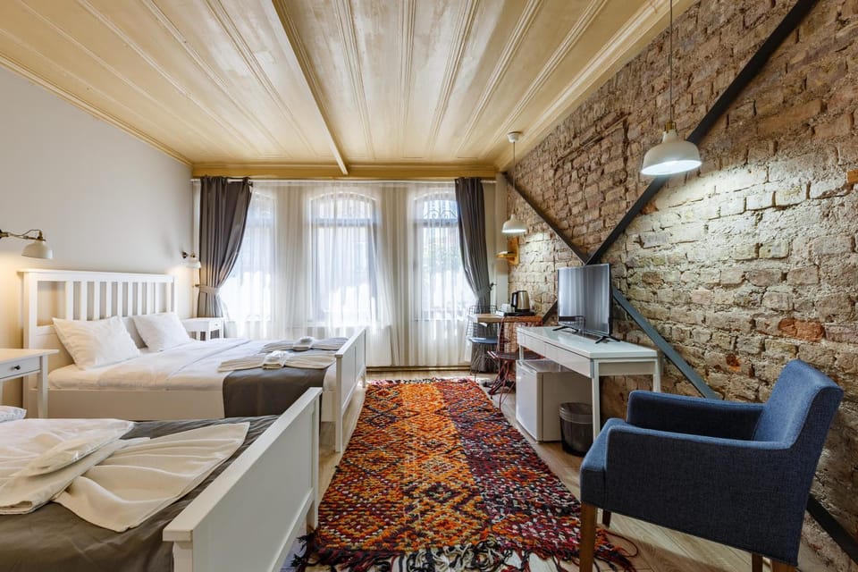 Bed, Photo of the whole room, Decorative detail