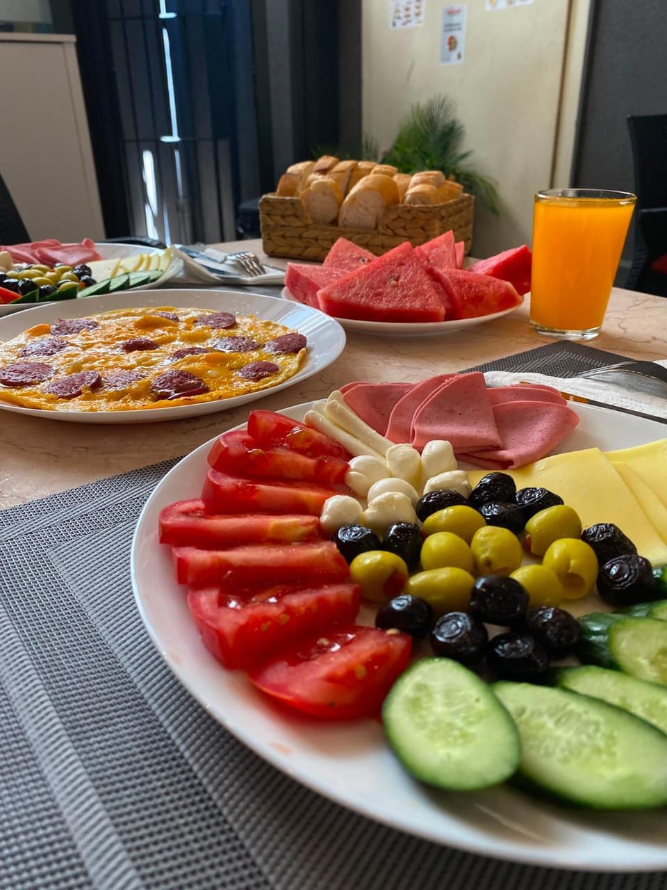Breakfast, Continental breakfast