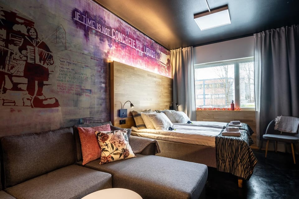 Bed, Photo of the whole room, Seating area, furniture