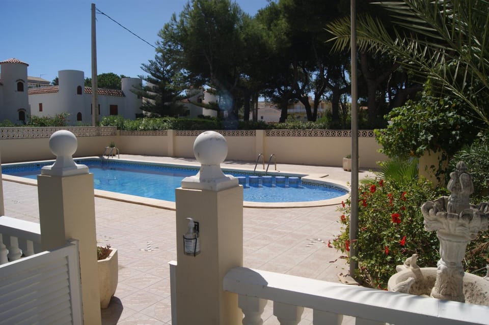 Swimming pool, Swimming pool
