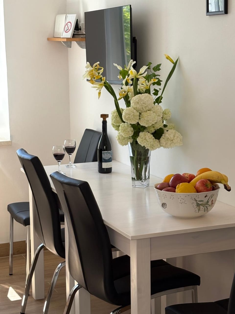 Food and drinks, Dining area