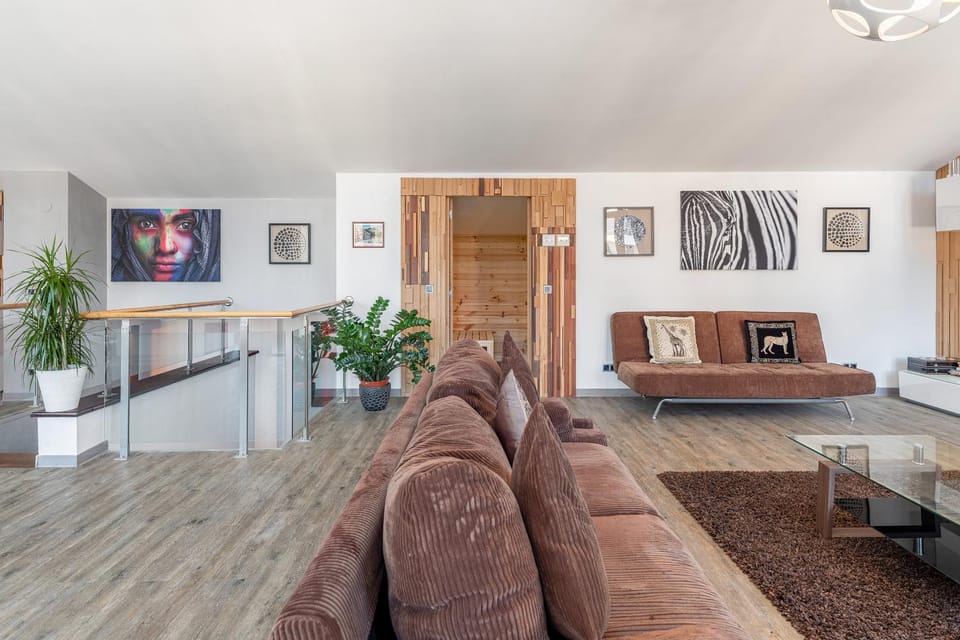 Living room, Lounge or bar