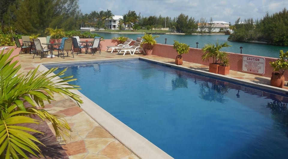 Dundee Bay Villas Villa in Freeport
