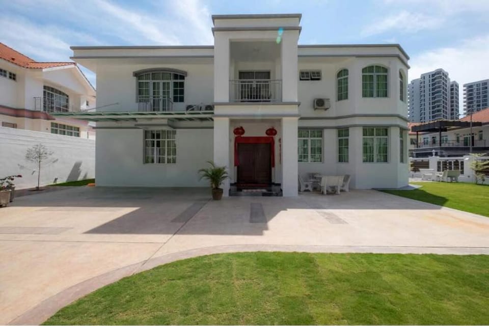 6, Persiaran Tanjung Bunga 3 Villa in Tanjung Bungah