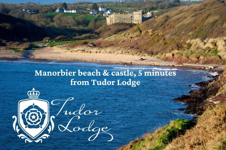 Tudor Lodge Bed & Breakfast Inn in Wales