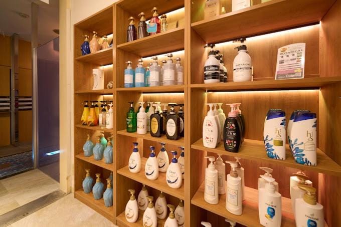 Shower, Bathroom, room service, room service