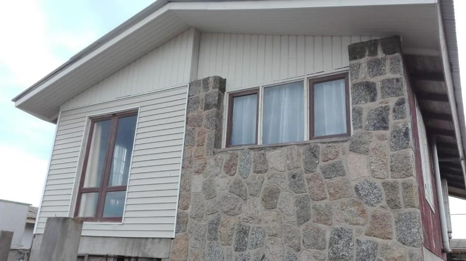 CASA EN PALAFITO House in Santiago Metropolitan Region