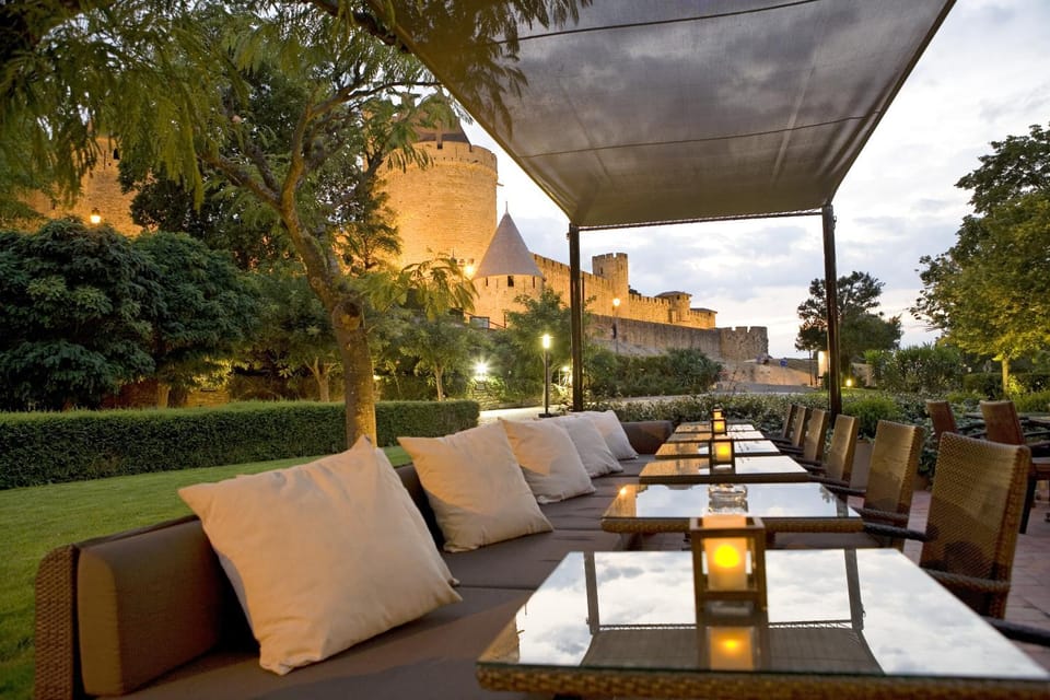 Patio, Facade/entrance, Garden, Lounge or bar, Sunset
