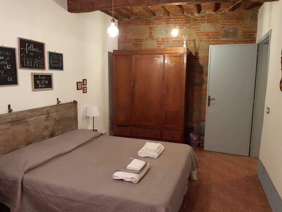 Bed, Photo of the whole room, Bedroom, towels, wardrobe