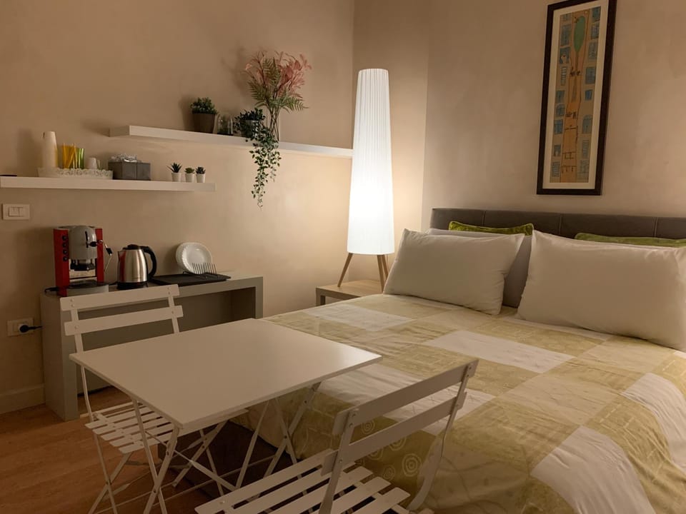 Coffee/tea facilities, Photo of the whole room, Bedroom