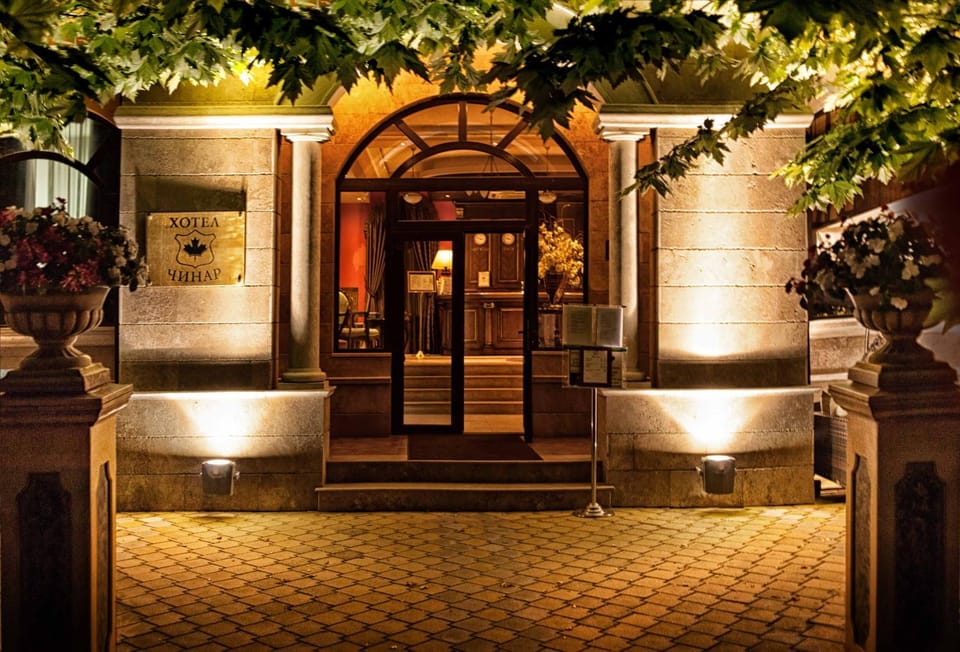 Facade/entrance