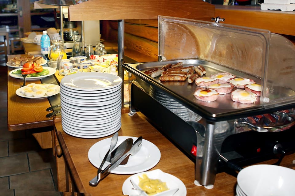 Breakfast, Buffet breakfast