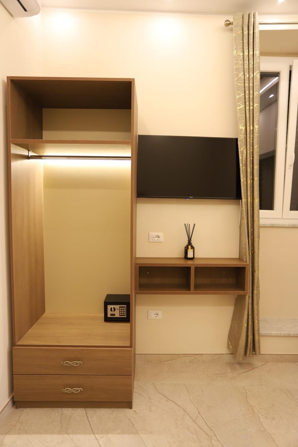 safe, wardrobe