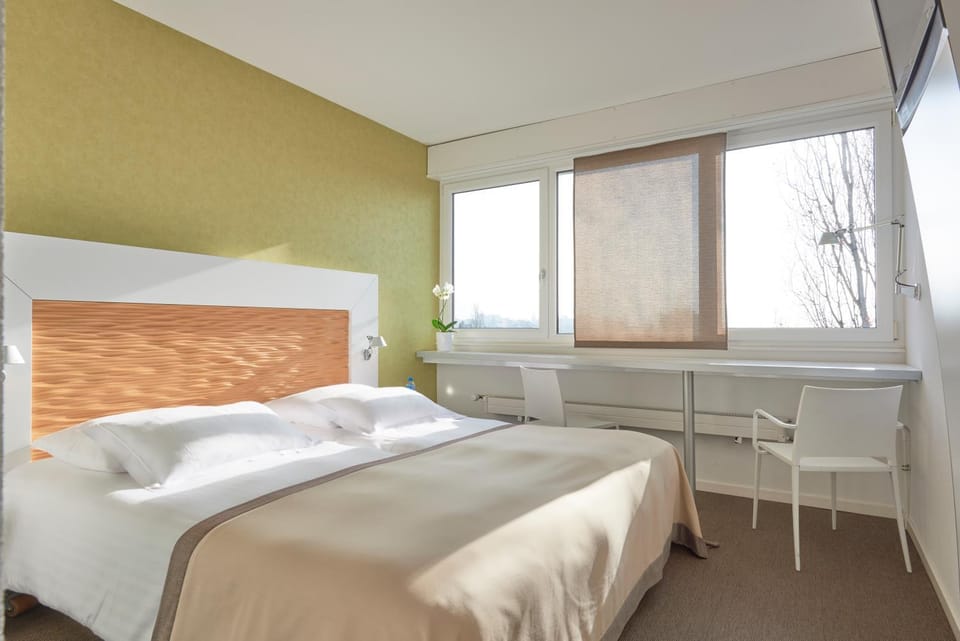 Day, Photo of the whole room