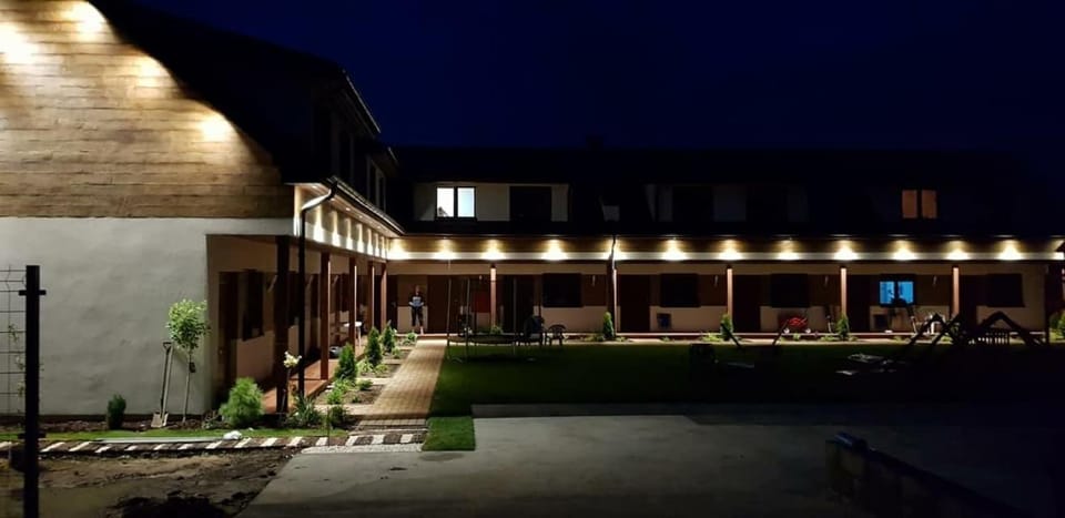 Property building, Facade/entrance, Garden