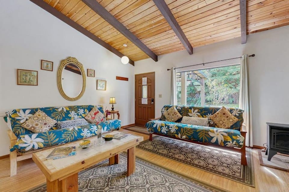 Ekomomai Retreat House in Volcano