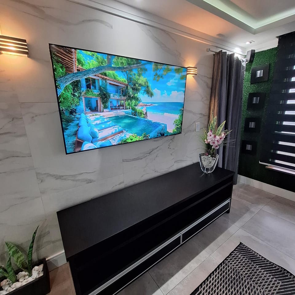 Communal lounge/ TV room, TV and multimedia