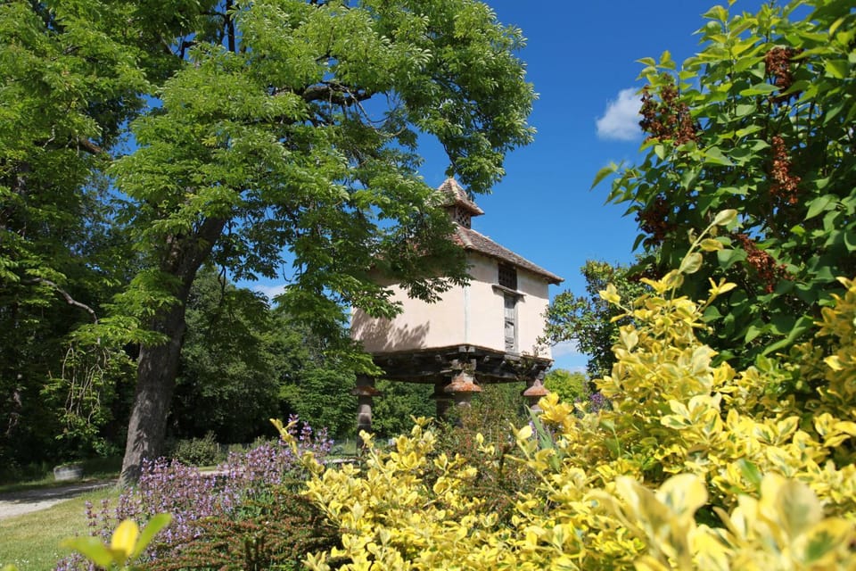 Property building, Garden