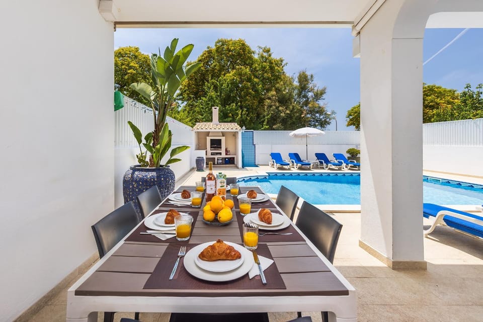 Property building, BBQ facilities, Swimming pool
