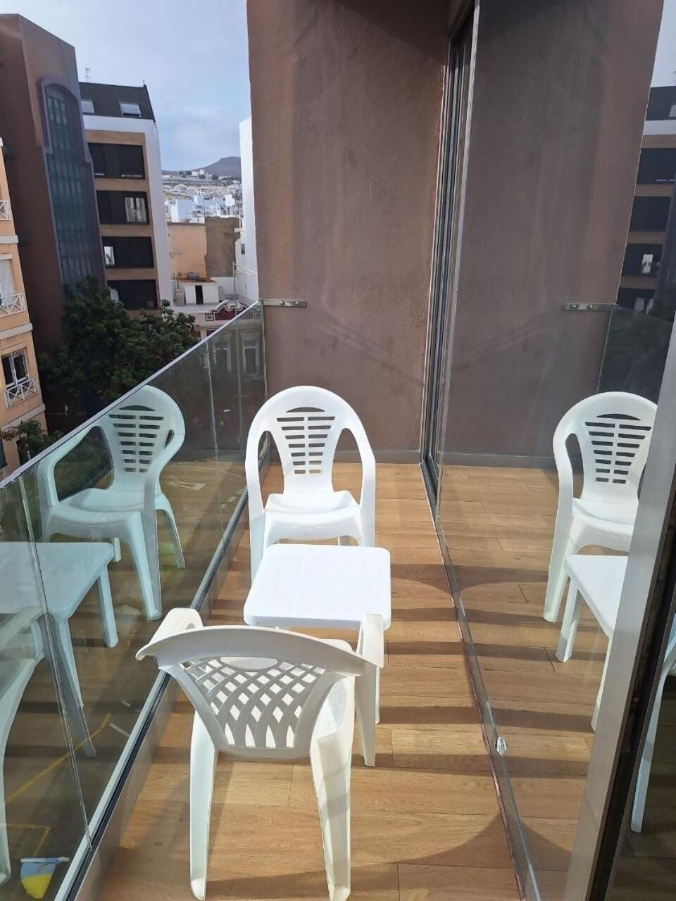 Loft moderno con balcón al lado de Las Canteras Apartment in Las Palmas de Gran Canaria