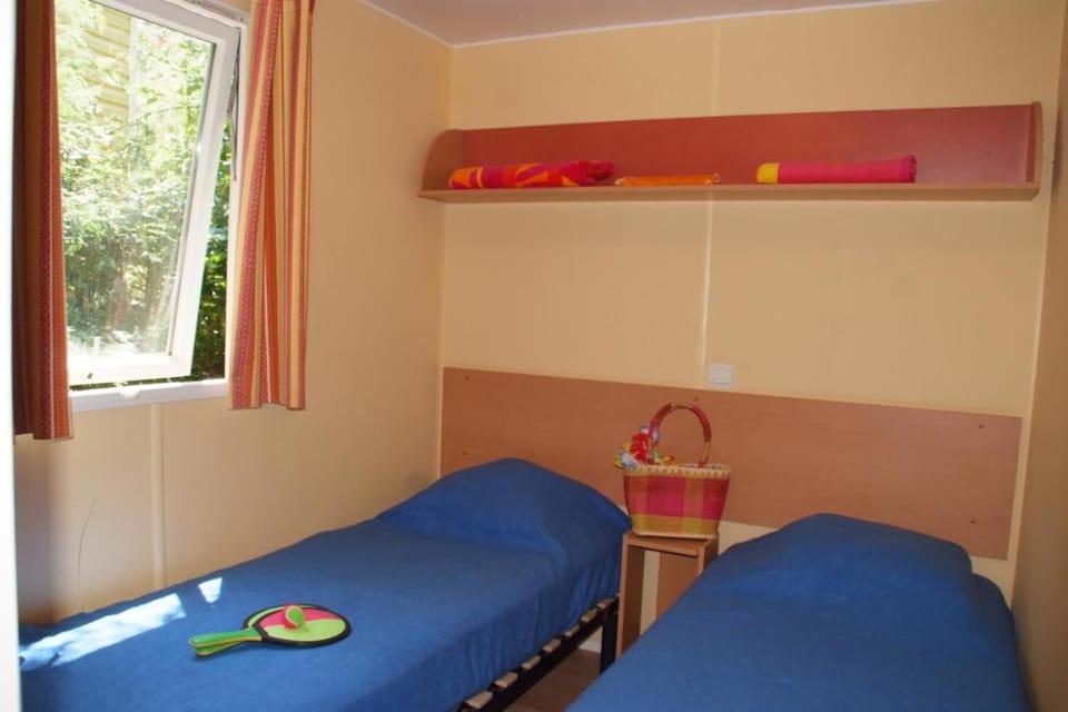 PARC ST JAMES PARC MONTANA Campground/ 
RV Resort in Gassin