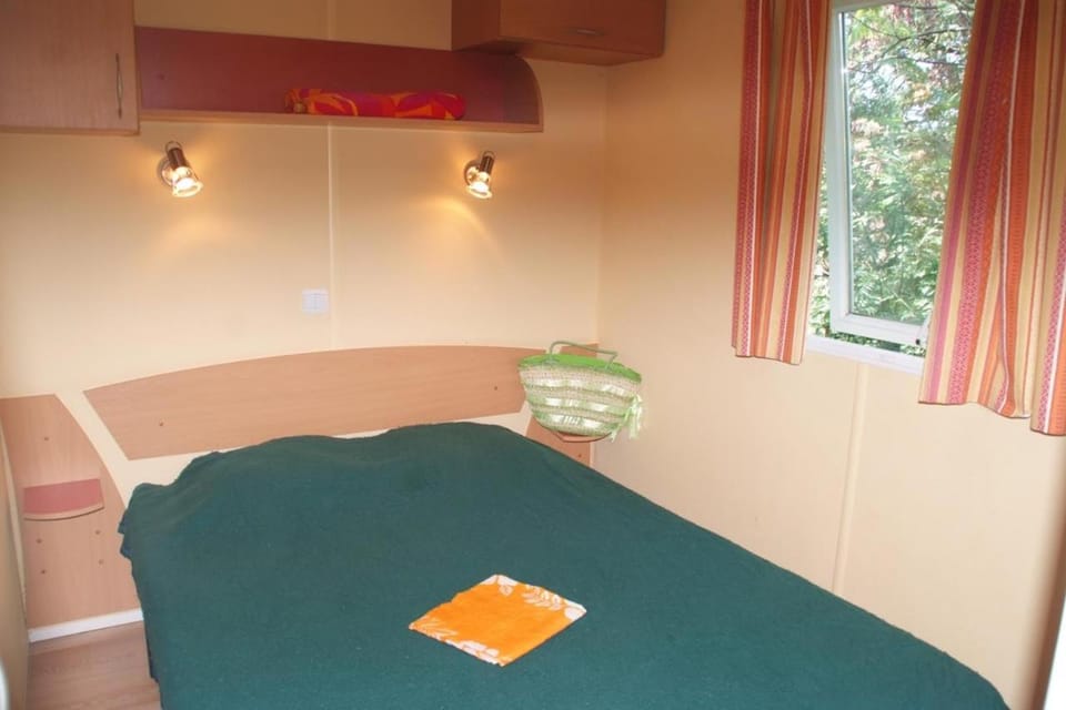 PARC ST JAMES PARC MONTANA Campground/ 
RV Resort in Gassin