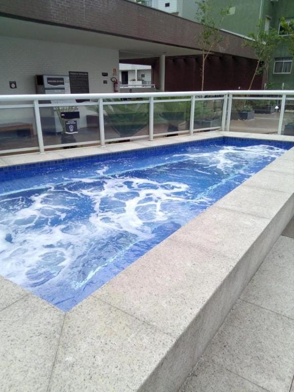 Property building, Hot Tub