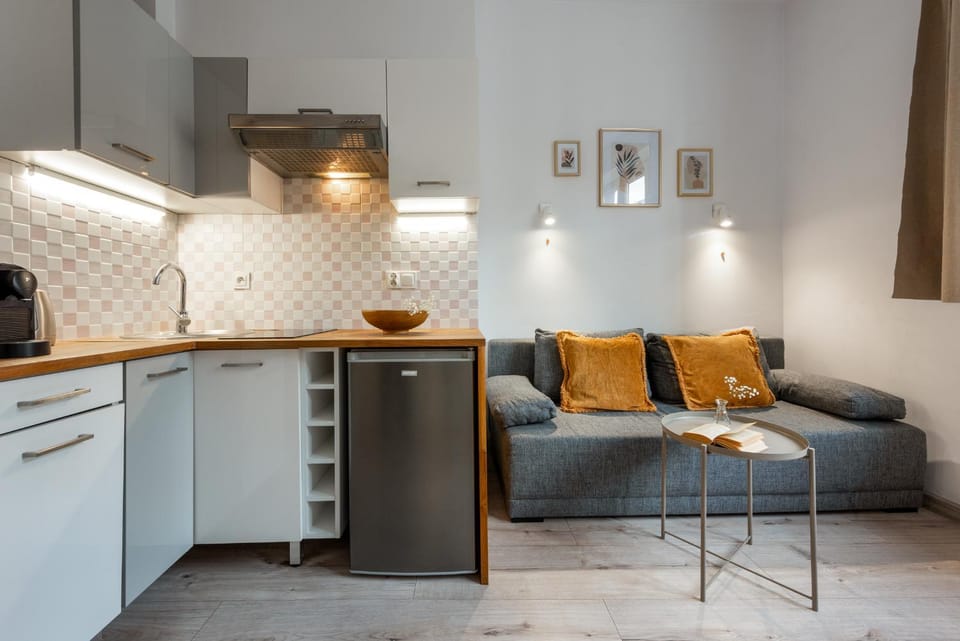 Kitchen or kitchenette, stove