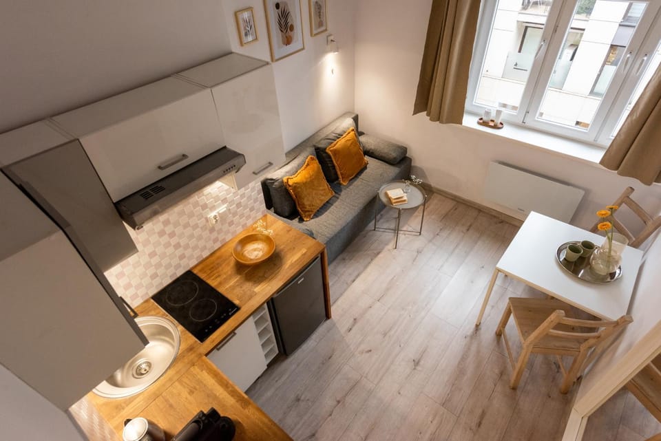 Kitchen or kitchenette, Seating area