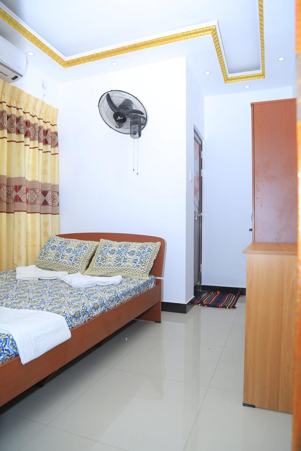 Bed, Photo of the whole room, Bedroom, fireplace