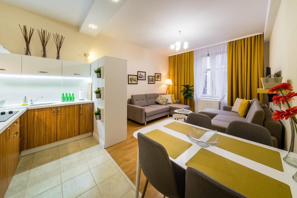 Kitchen or kitchenette, Living room