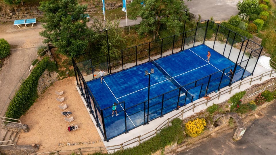 Tennis court
