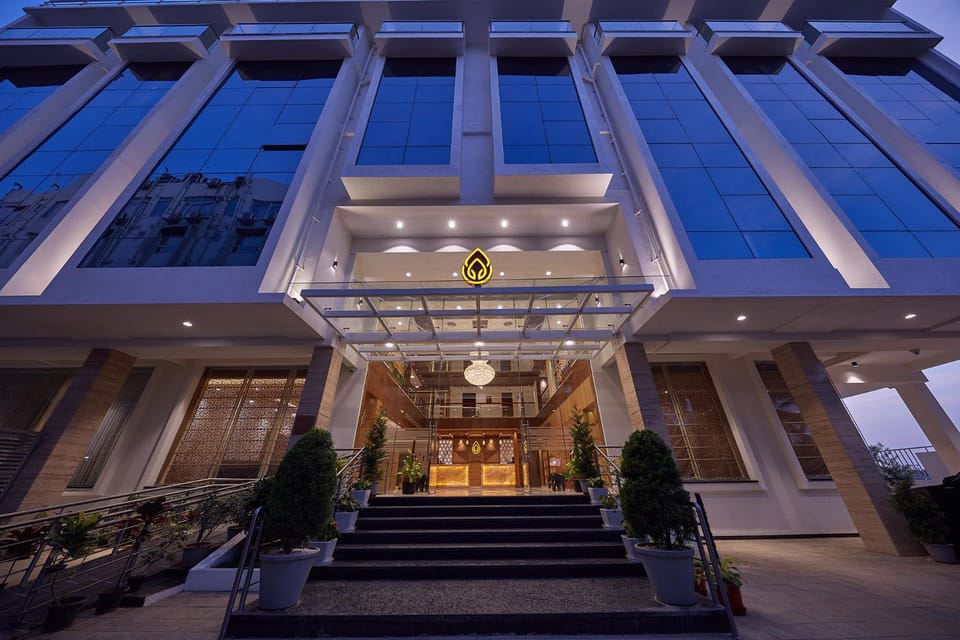 Facade/entrance