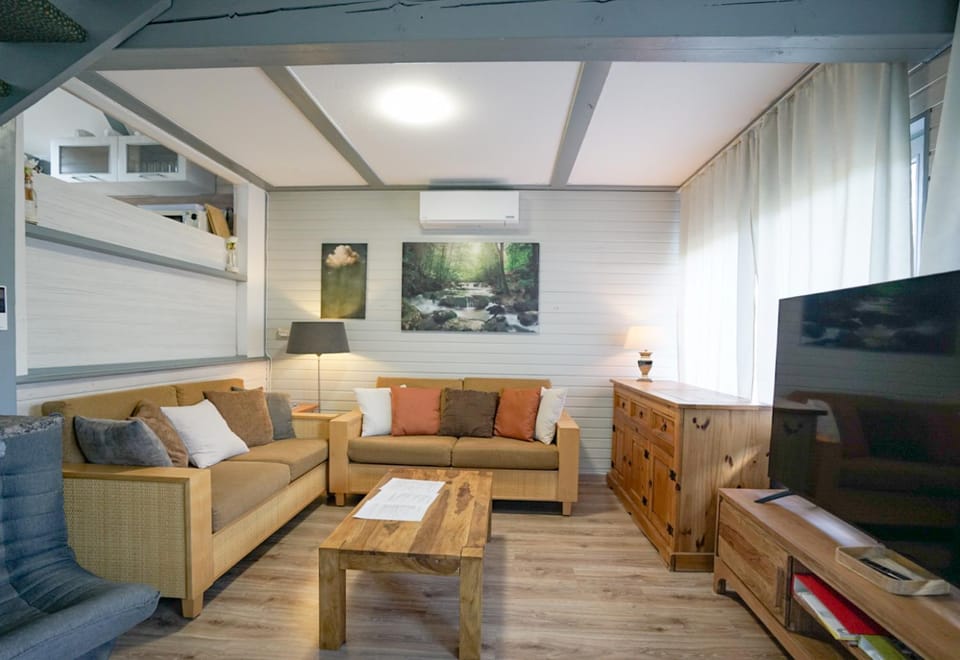 Ferienhaus "Schmetterling" am See im Bergland House in Kirchheim